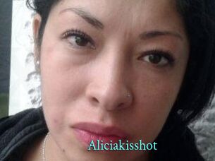 Aliciakisshot