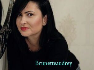 Brunetteaudrey