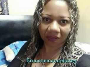 Brunettematurehorny