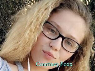 Courtney_Foxx