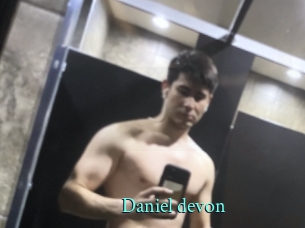 Daniel_devon