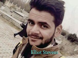Elliot_Stevens