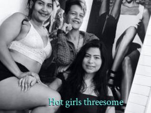 Hot_girls_threesome