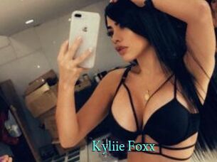Kyliie_Foxx