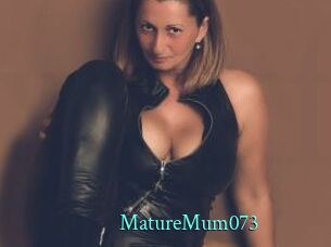 MatureMum073
