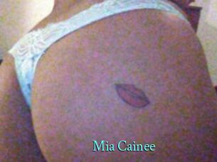 Mia_Cainee
