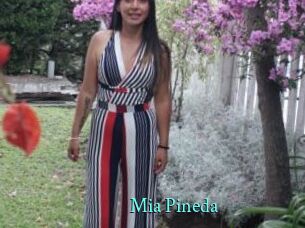 Mia_Pineda