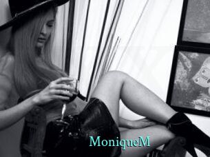 MoniqueM