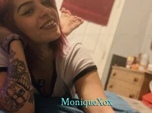 MoniqueXox