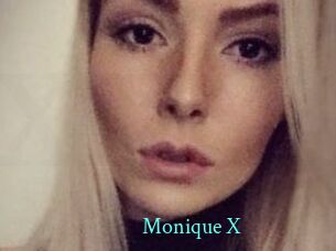 Monique_X