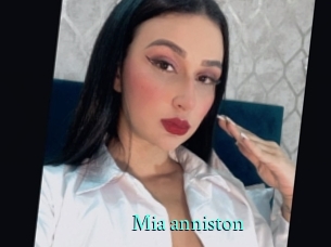 Mia_anniston