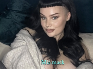 Mia_mack