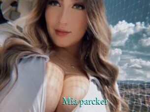 Mia_parcker