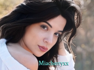 Miacherryxx