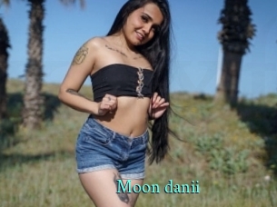 Moon_danii