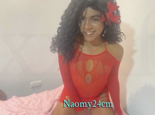 Naomy24cm