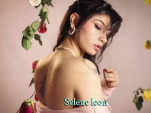 Selene_leon