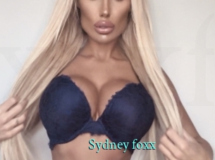 Sydney_foxx