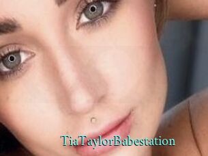 TiaTaylorBabestation