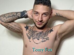 Tomy_Fox