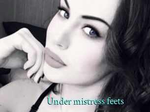 Under_mistress_feets